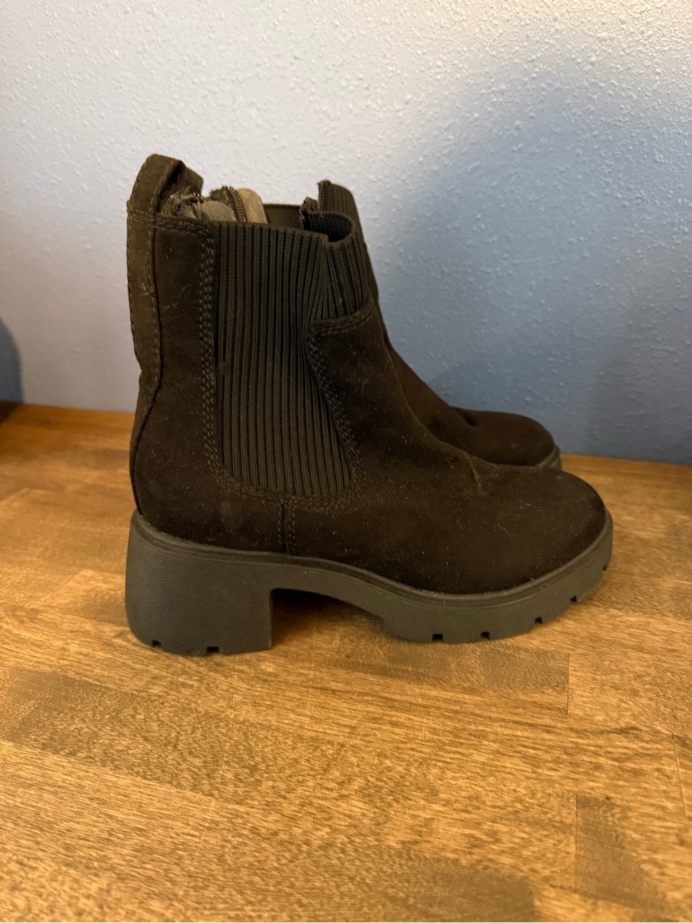 Women's Black Suede Chelsea Platform Boot